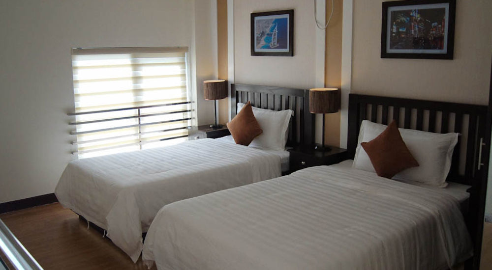 Prime City Resort Hotel Angeles Bagian luar foto