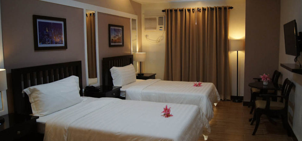 Prime City Resort Hotel Angeles Bagian luar foto