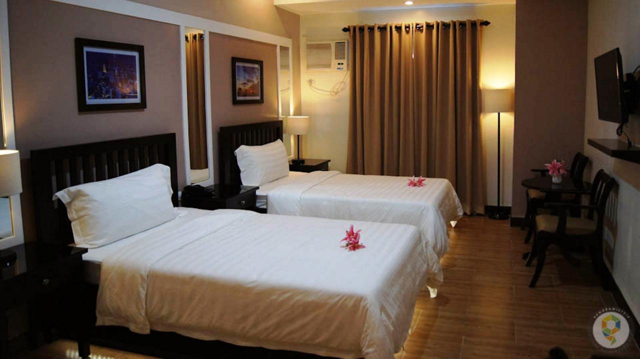 Prime City Resort Hotel Angeles Bagian luar foto