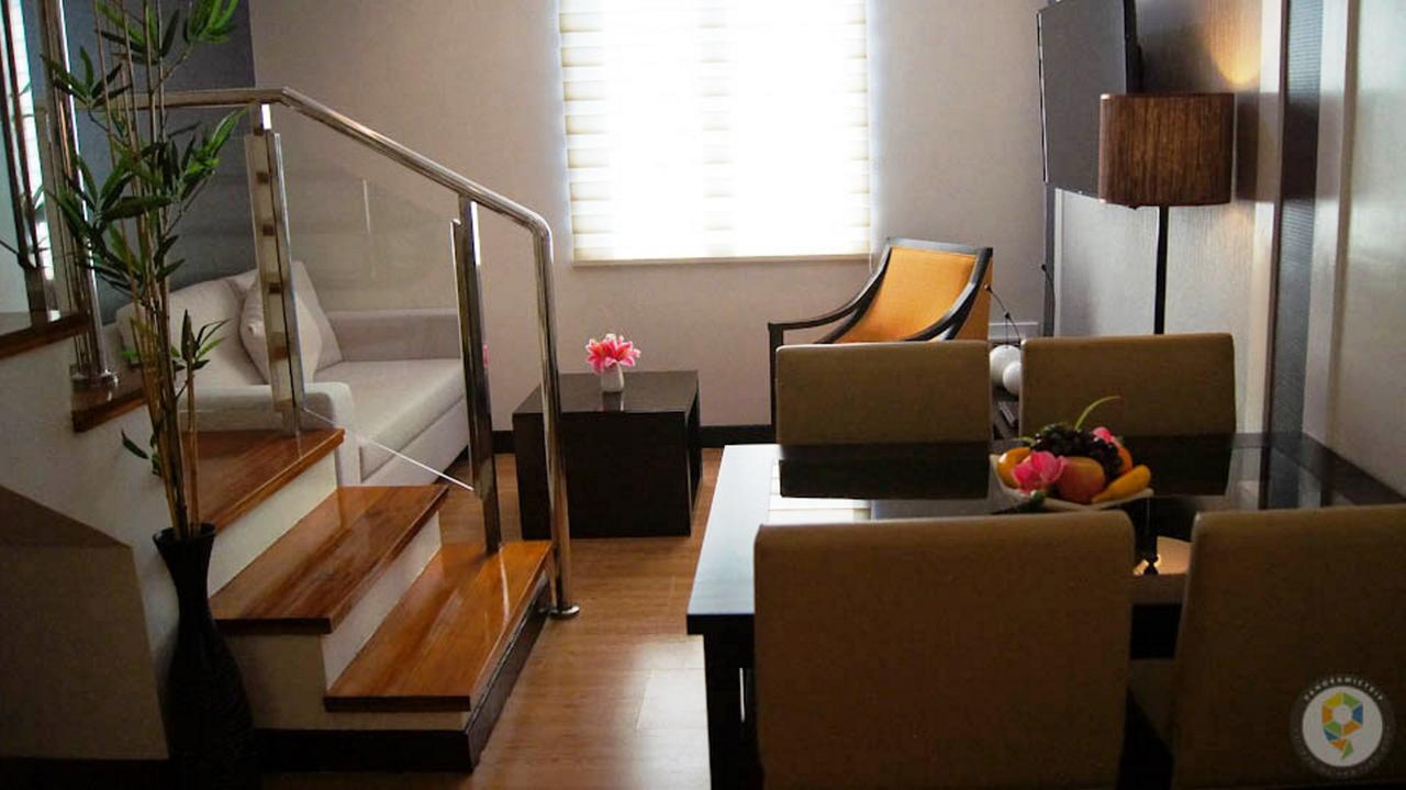 Prime City Resort Hotel Angeles Bagian luar foto