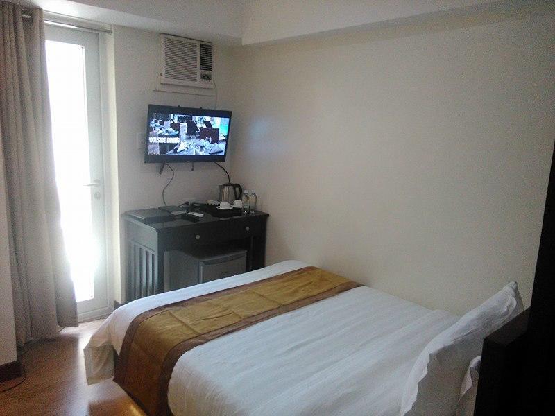 Prime City Resort Hotel Angeles Bagian luar foto