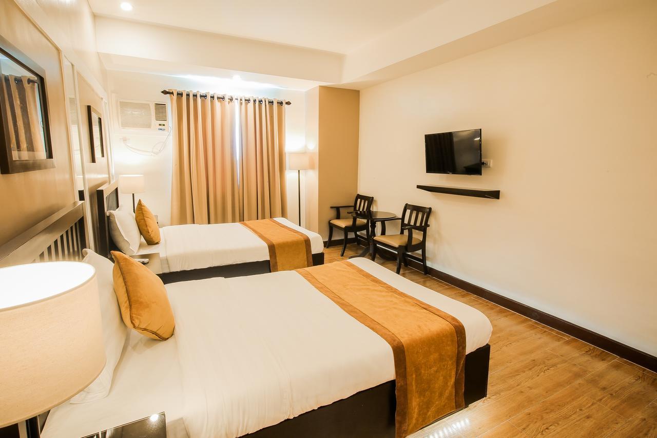 Prime City Resort Hotel Angeles Bagian luar foto