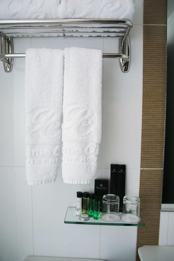 Prime City Resort Hotel Angeles Bagian luar foto
