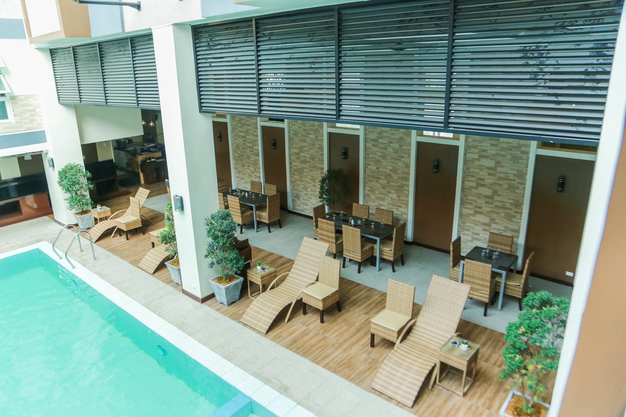 Prime City Resort Hotel Angeles Bagian luar foto