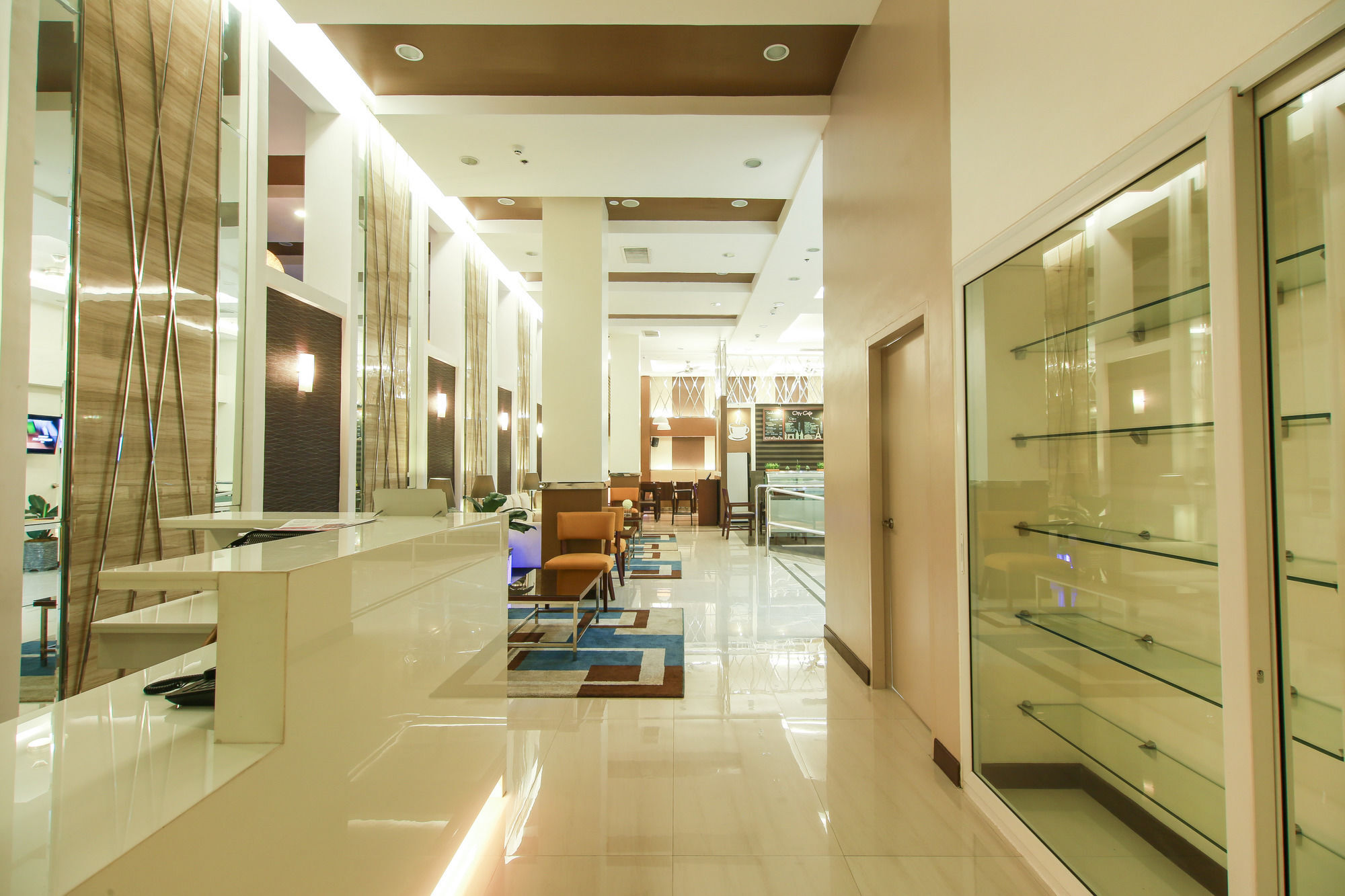 Prime City Resort Hotel Angeles Bagian luar foto