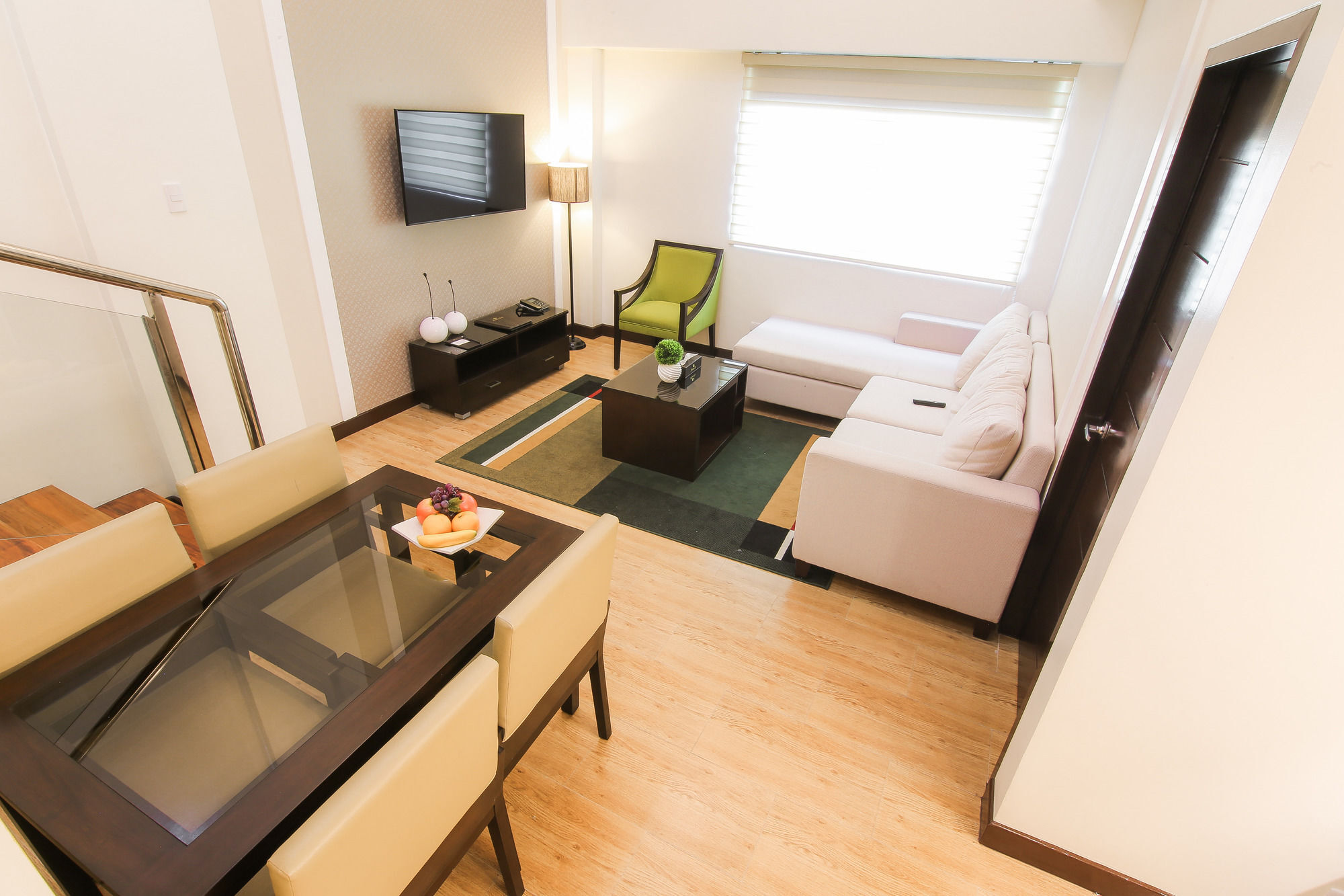 Prime City Resort Hotel Angeles Bagian luar foto