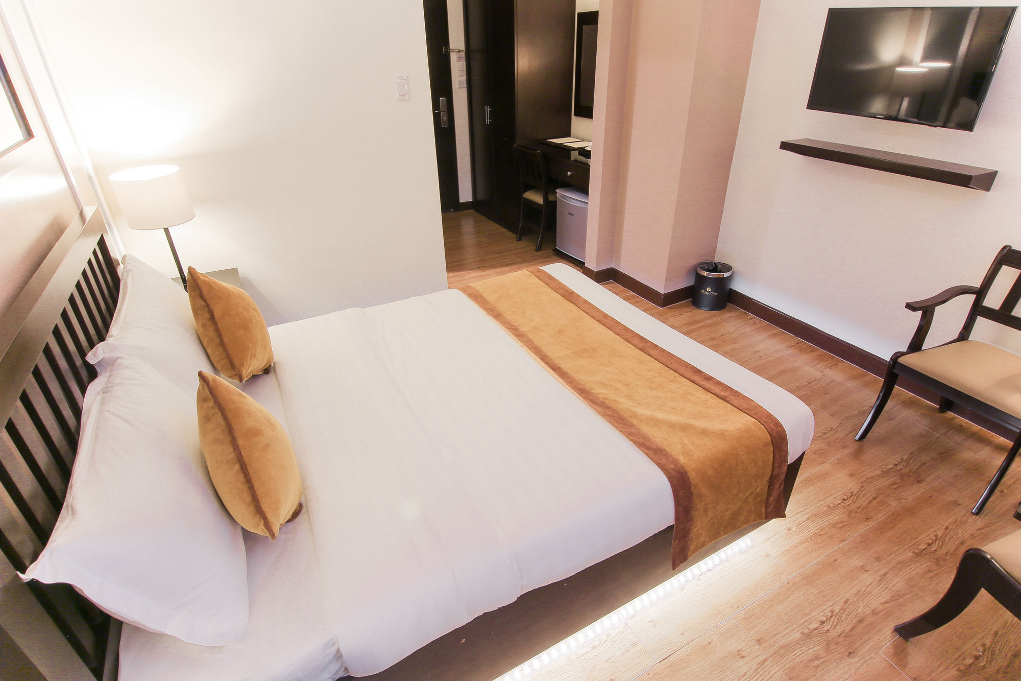 Prime City Resort Hotel Angeles Bagian luar foto