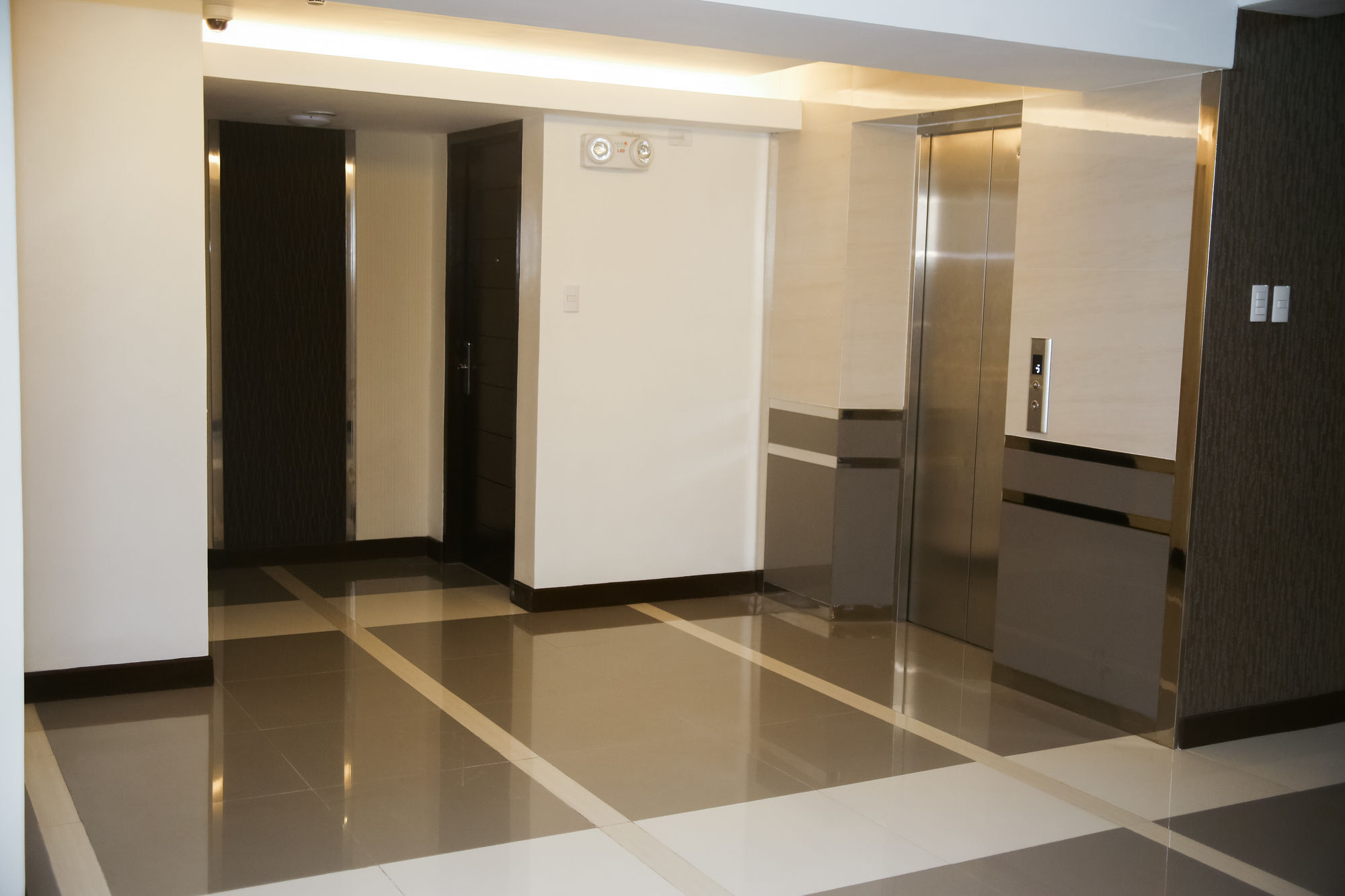 Prime City Resort Hotel Angeles Bagian luar foto