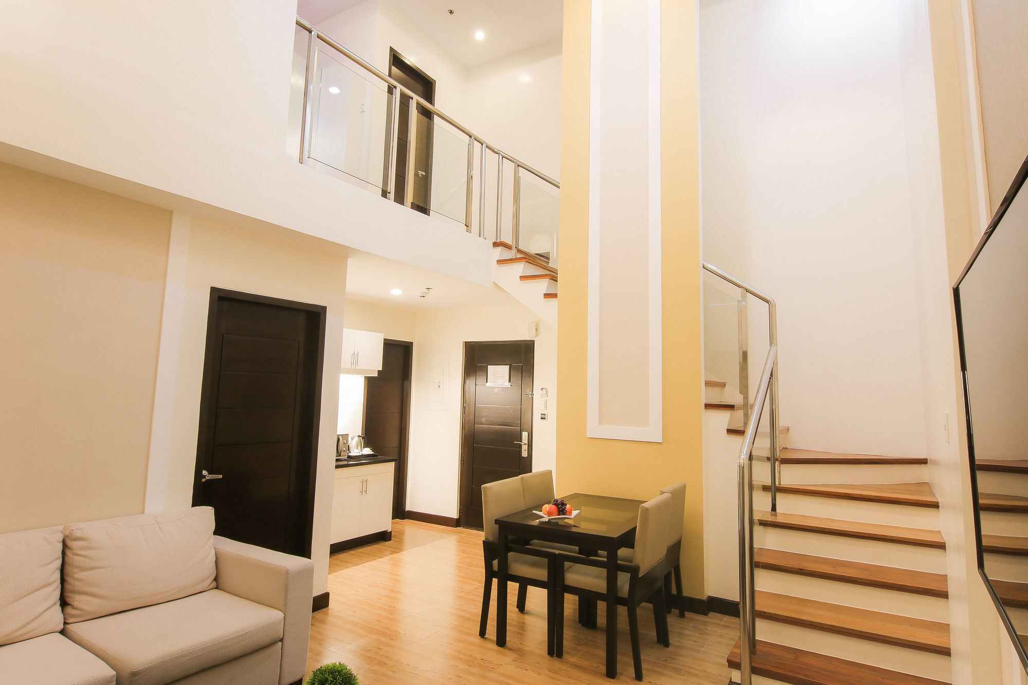 Prime City Resort Hotel Angeles Bagian luar foto