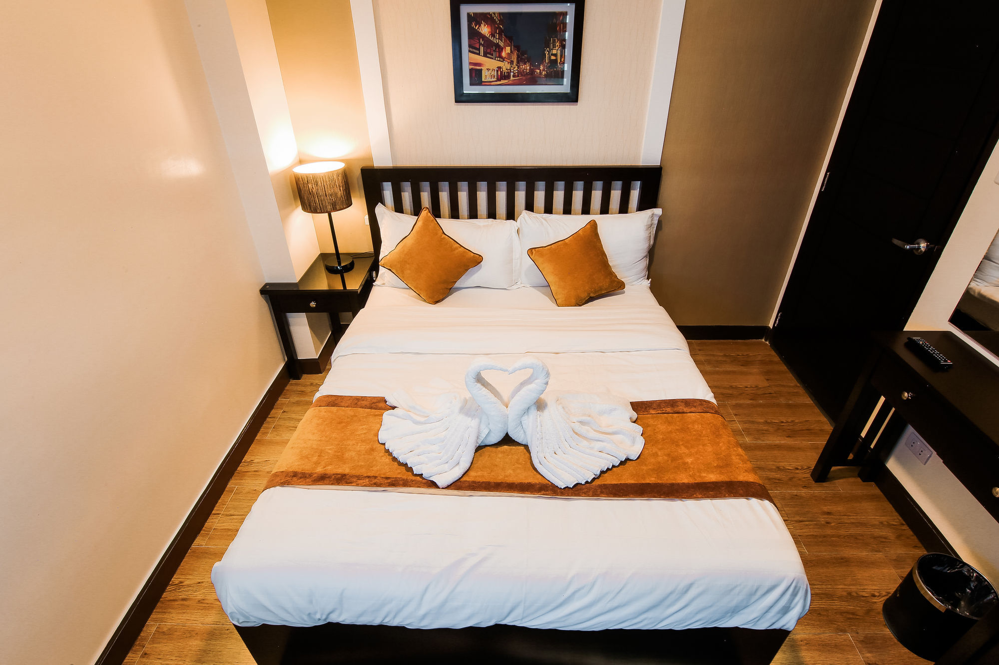 Prime City Resort Hotel Angeles Bagian luar foto
