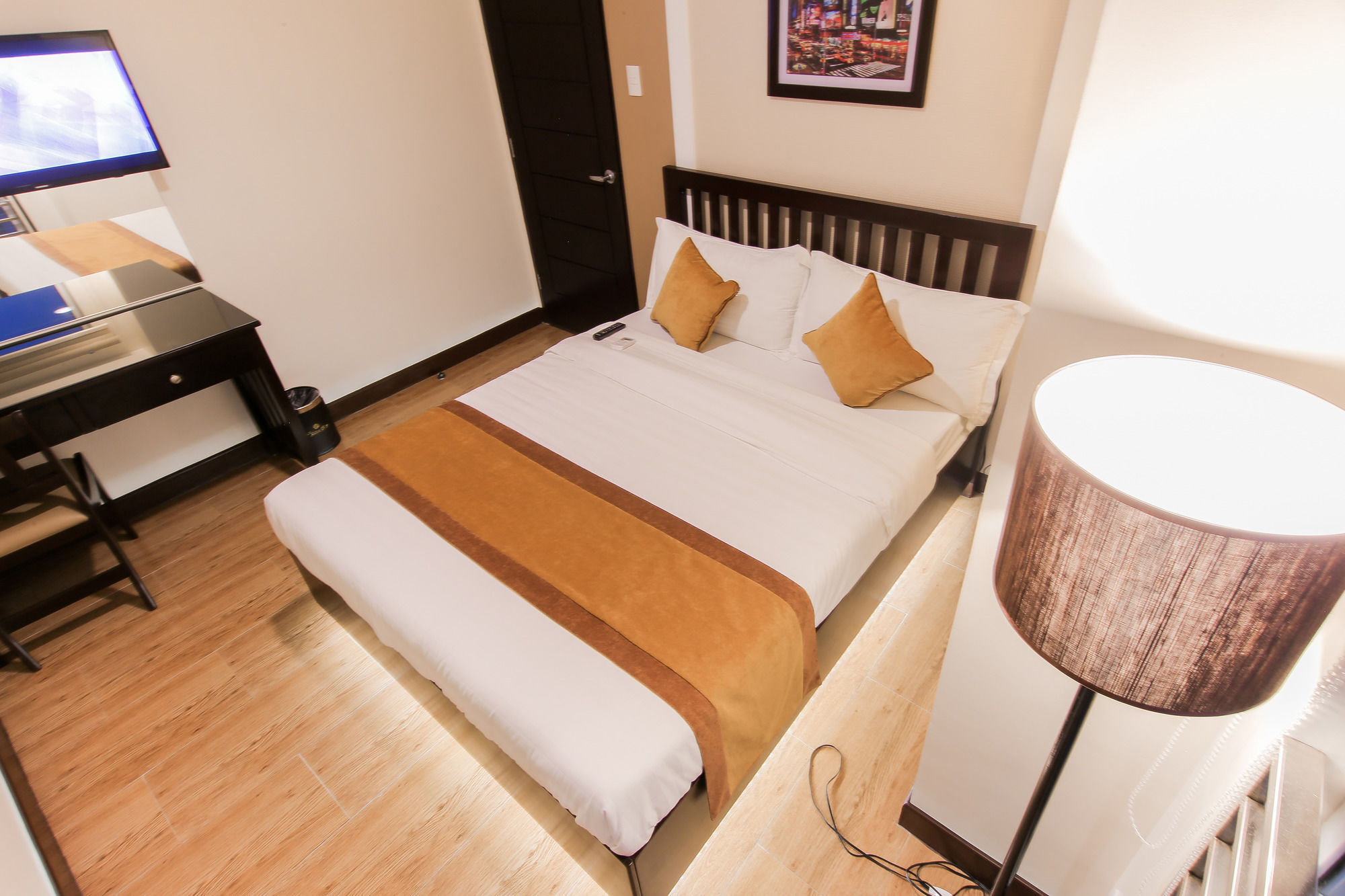Prime City Resort Hotel Angeles Bagian luar foto