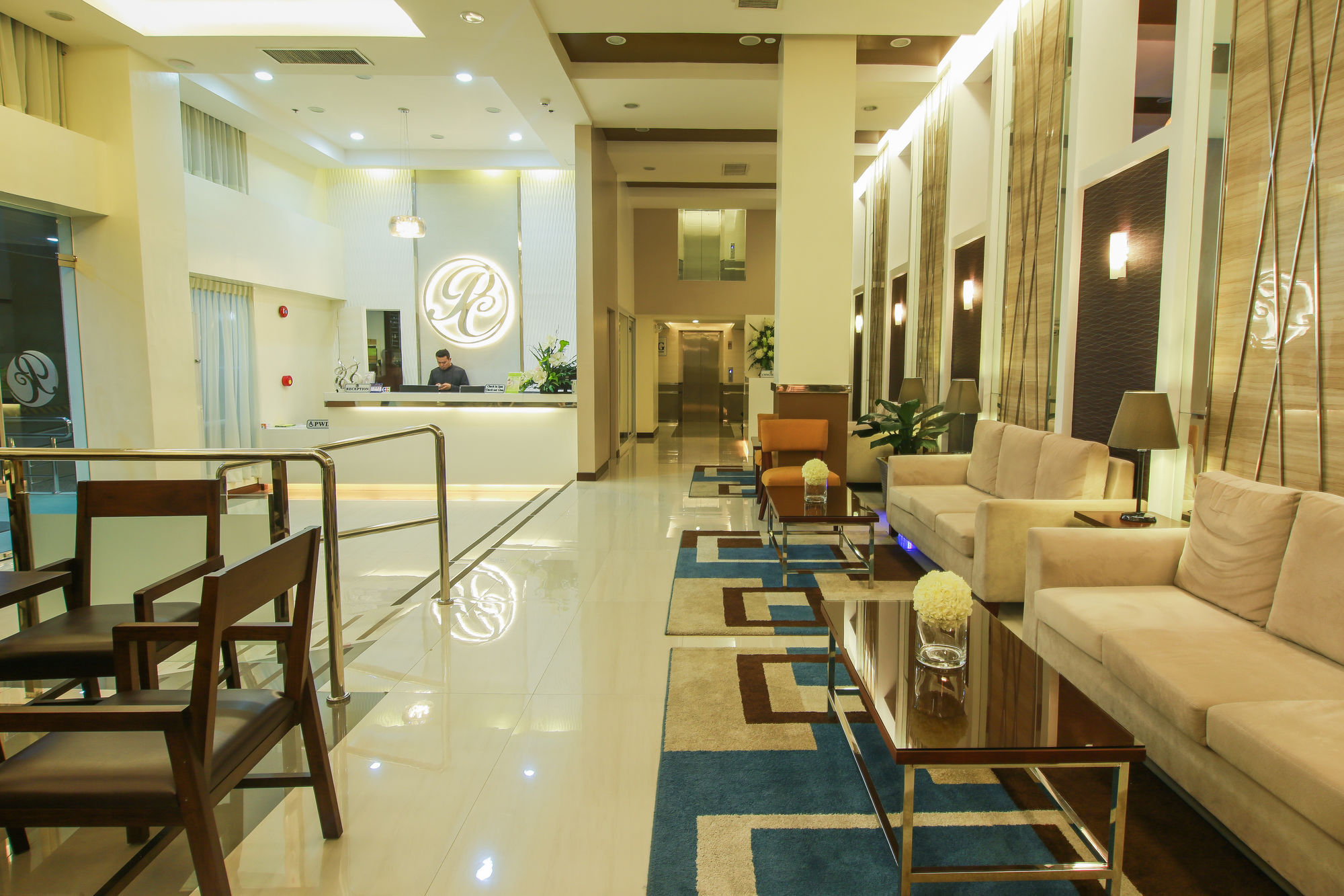 Prime City Resort Hotel Angeles Bagian luar foto